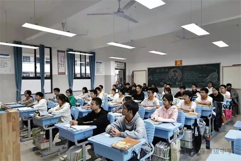 金秋方舟高级中学复读费用包含哪些项目